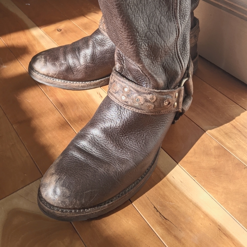 Frye Round Toe Harness Boots - Whisky Leather